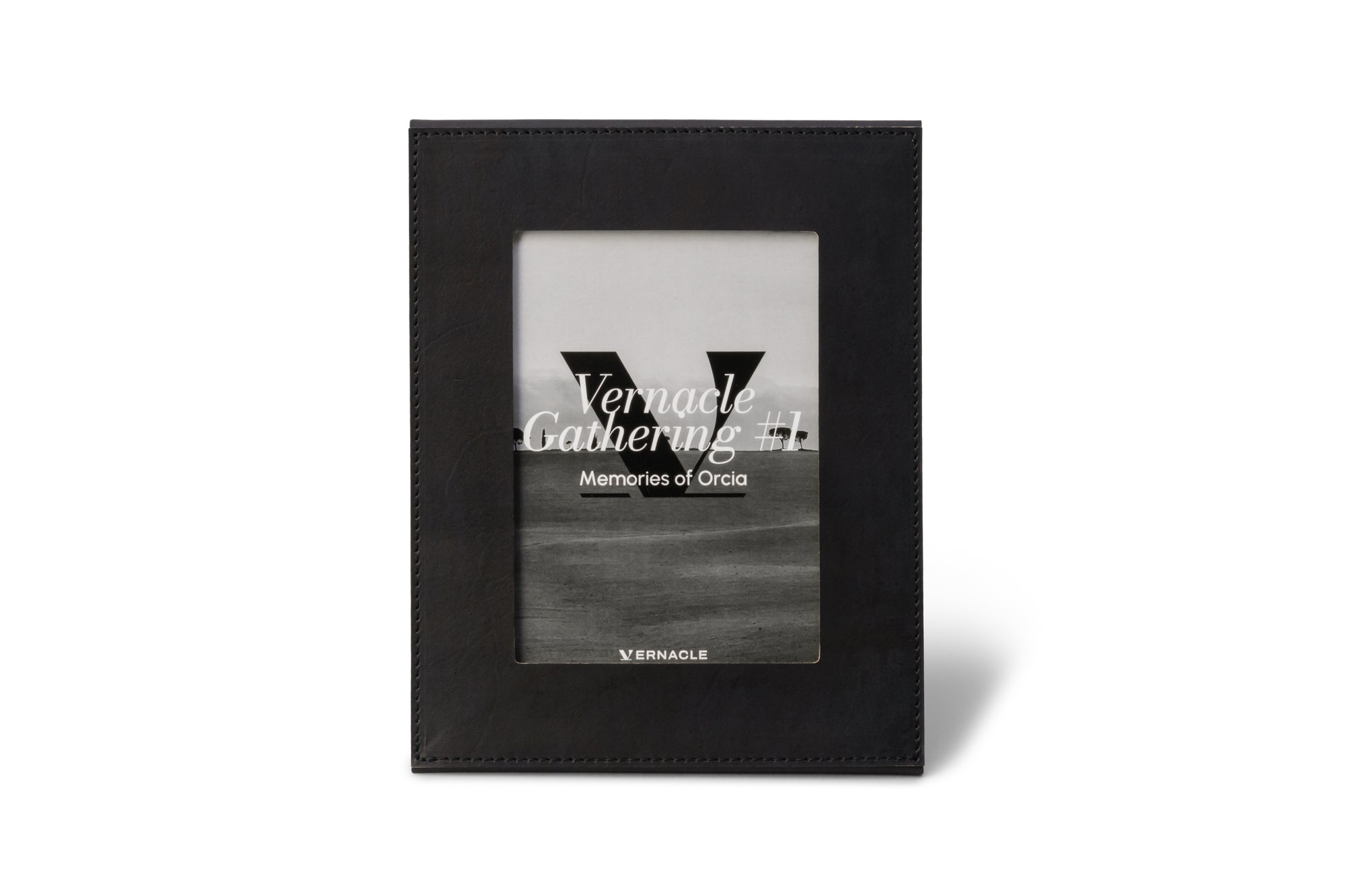 brown's supply -Photoframe Color BLACK featuring Yusuke Igumi-